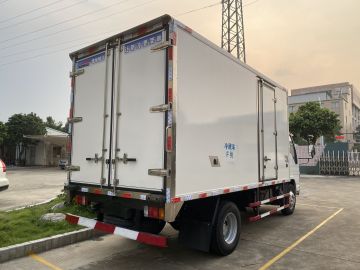 Refrigerated truck body